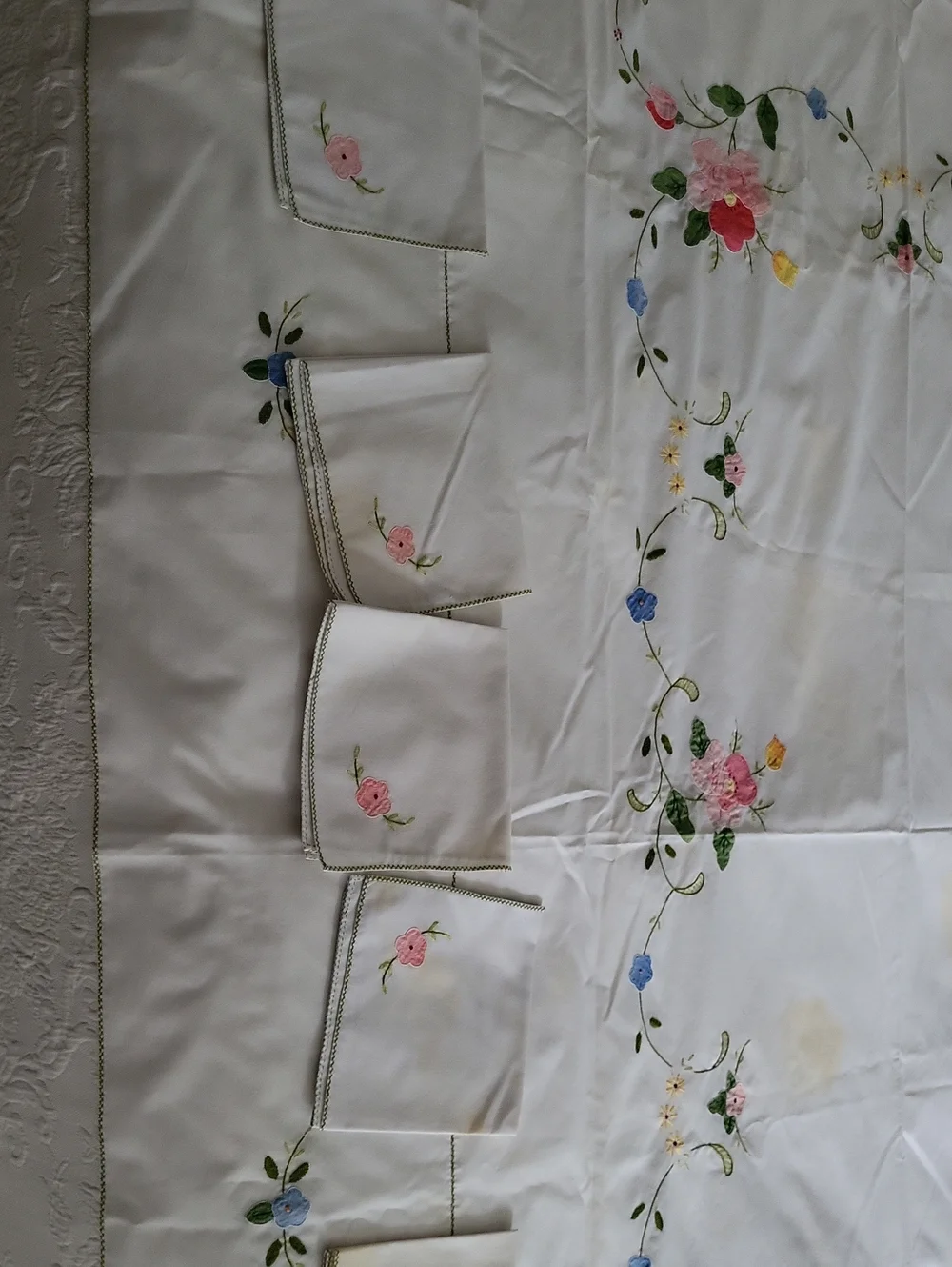 Vintage 6ft X 4.5ft Applique And Embroidered Pastel Flowers